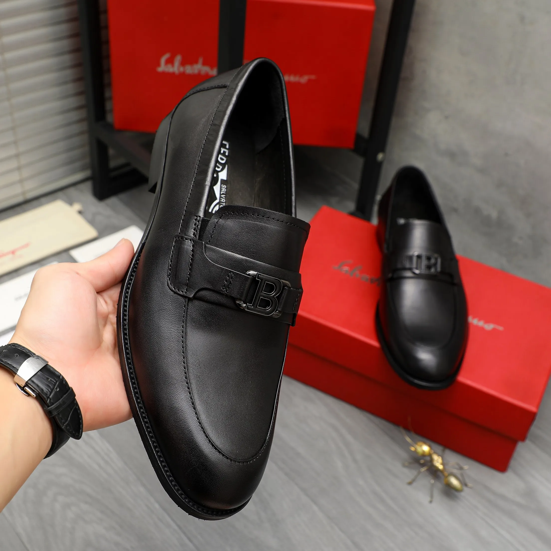 Men's shoes 💰540 Product trademark: Ferragamo "Ferragamo" business casual slip-on leather shoes Regular size: 39-45 (45. Customized, non-returnable) Product materials: Selected high-quality cowhide upper, cowhide lining, original outsole